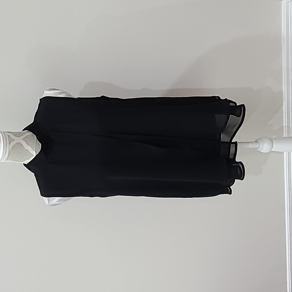 *2/10* Design History Black Flowy Sleeveless Top